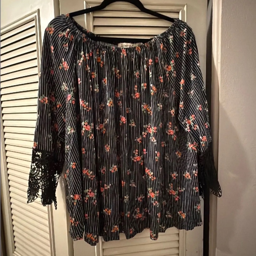 On/off Shoulder Lace Top